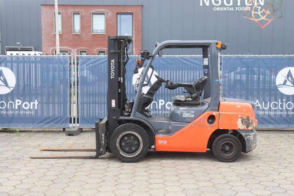 Gabelstapler Toyota 8FDJF35 Diesel 3500kg 4,3m 2016