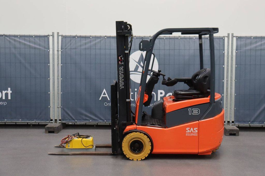 Toyota 7FBEST13 Electric Forklift 1300kg 4.7m