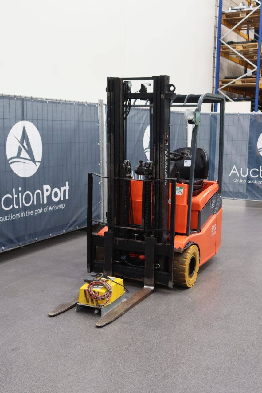 Toyota 7FBEST13 Electric Forklift 1300kg 4.7m