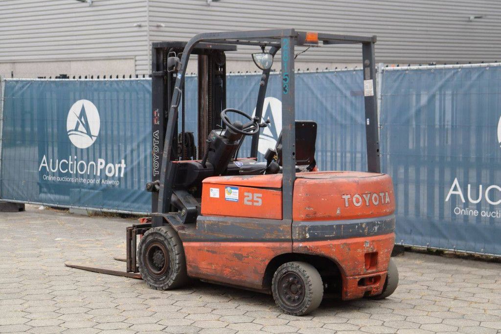 Toyota 25 Electric Forklift 2500kg 4.7m
