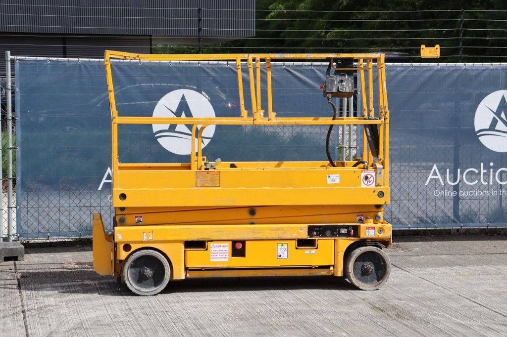 Scissor lift Haulotte Compact 8 Electric 8m 2012