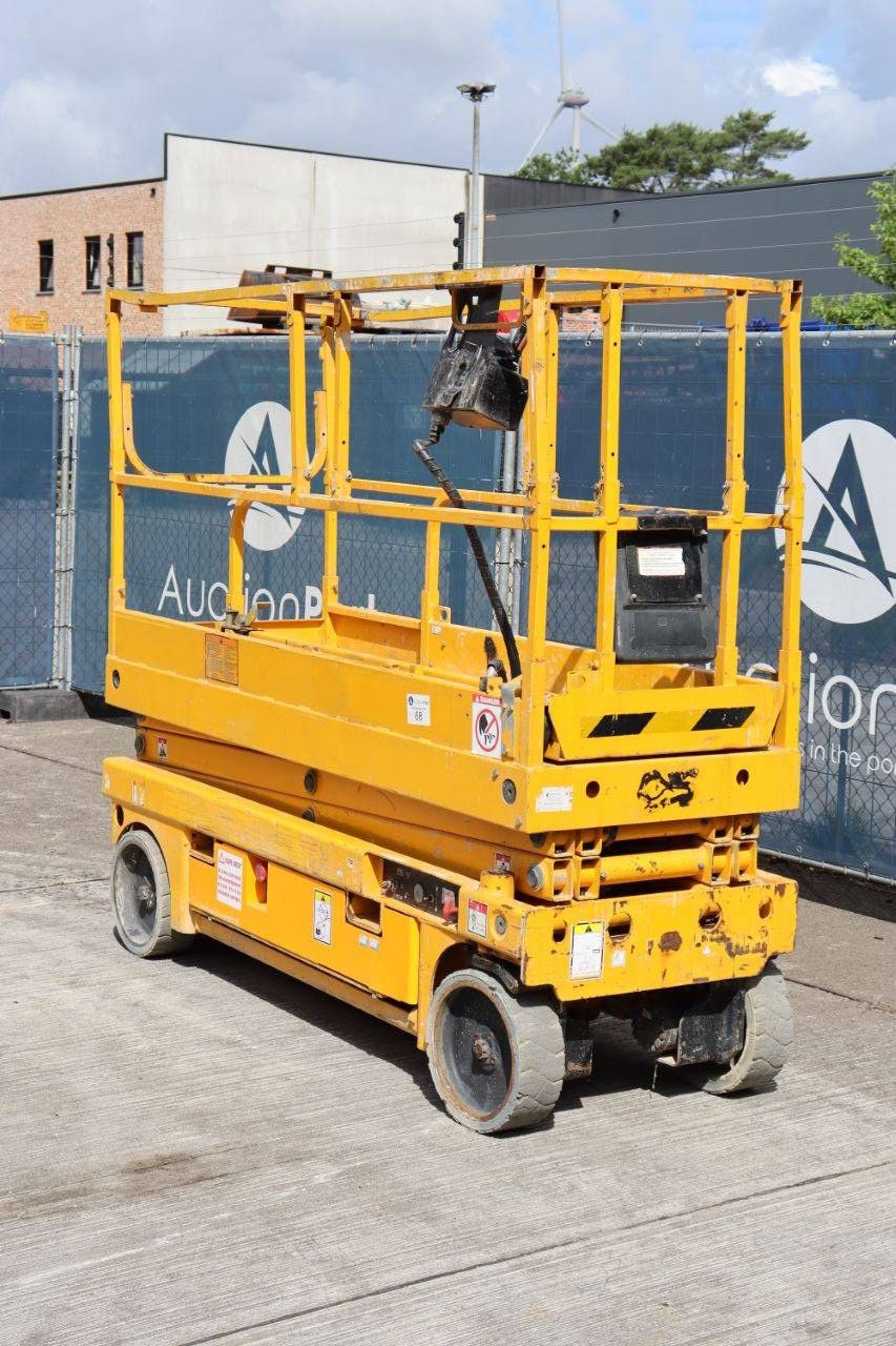 Scissor lift Haulotte Compact 8 Electric 8m 2012