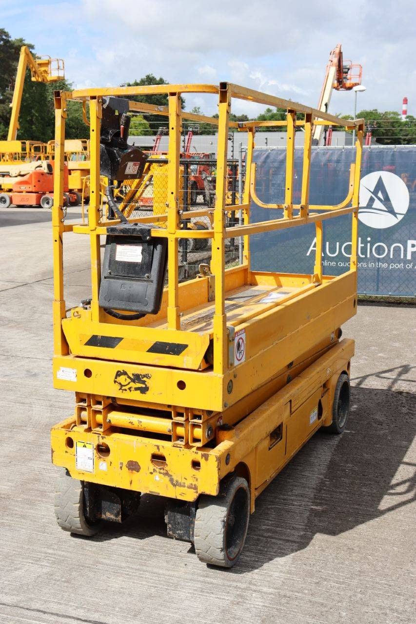 Scissor lift Haulotte Compact 8 Electric 8m 2012