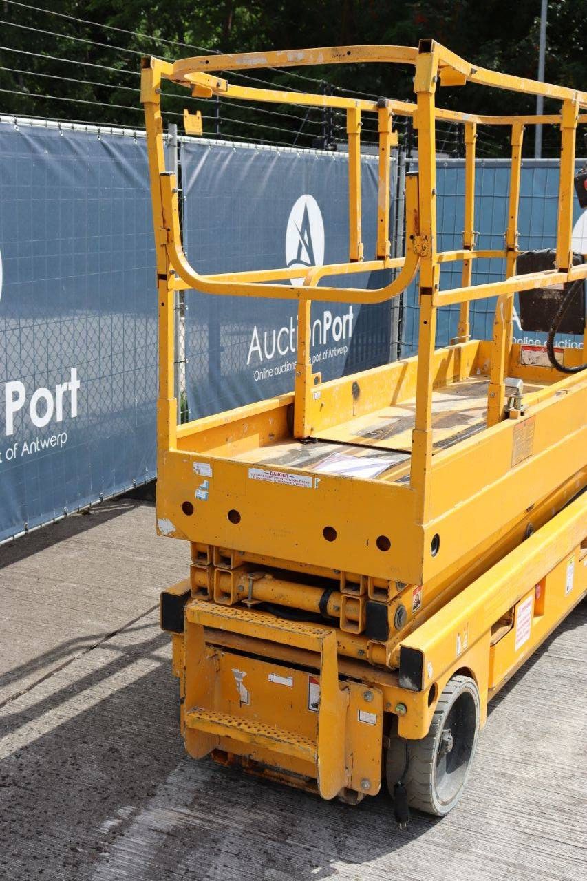 Scissor lift Haulotte Compact 8 Electric 8m 2012