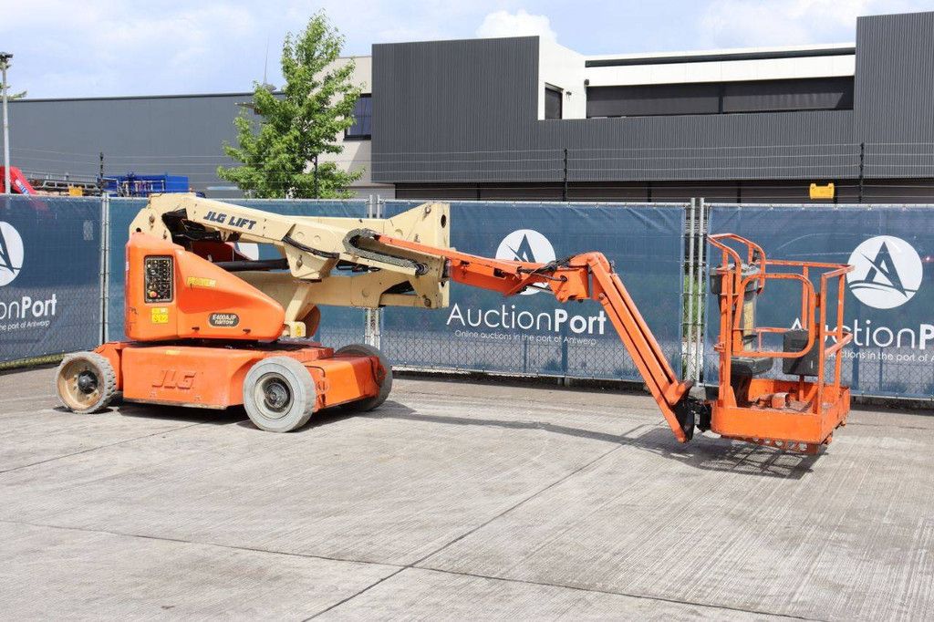 JLG E400AJPN Electric Articulated Boom Lift 14.2m