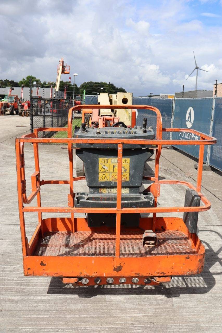 JLG E400AJPN Electric Articulated Boom Lift 14.2m