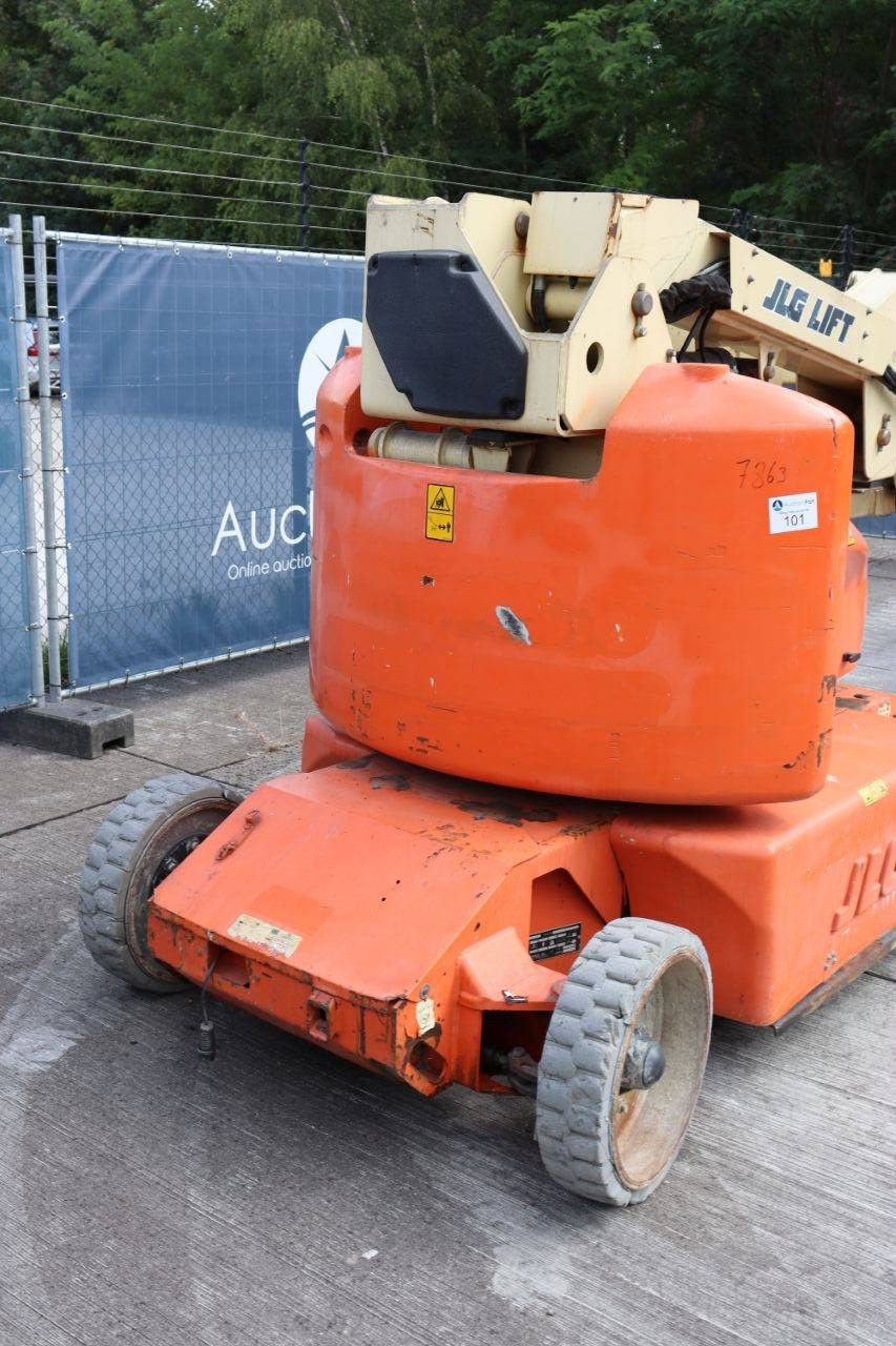 JLG E400AJPN Electric Articulated Boom Lift 14.2m