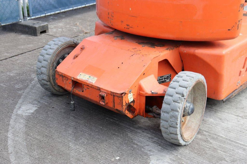 JLG E400AJPN Electric Articulated Boom Lift 14.2m