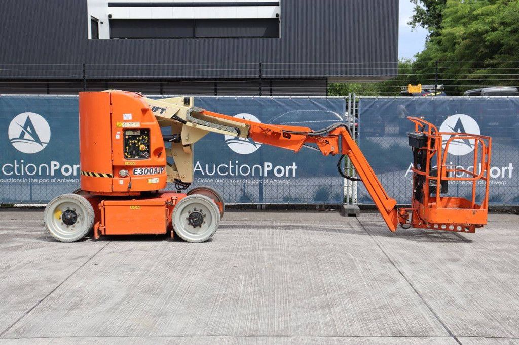 JLG E300AJP Elektrische Gelenkteleskoparbeitsbühne 9 m 2007