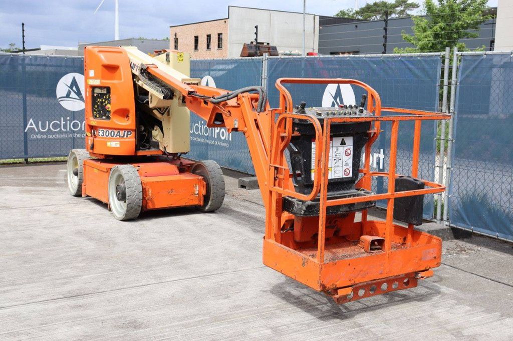 JLG E300AJP Elektrische Gelenkteleskoparbeitsbühne 9 m 2007