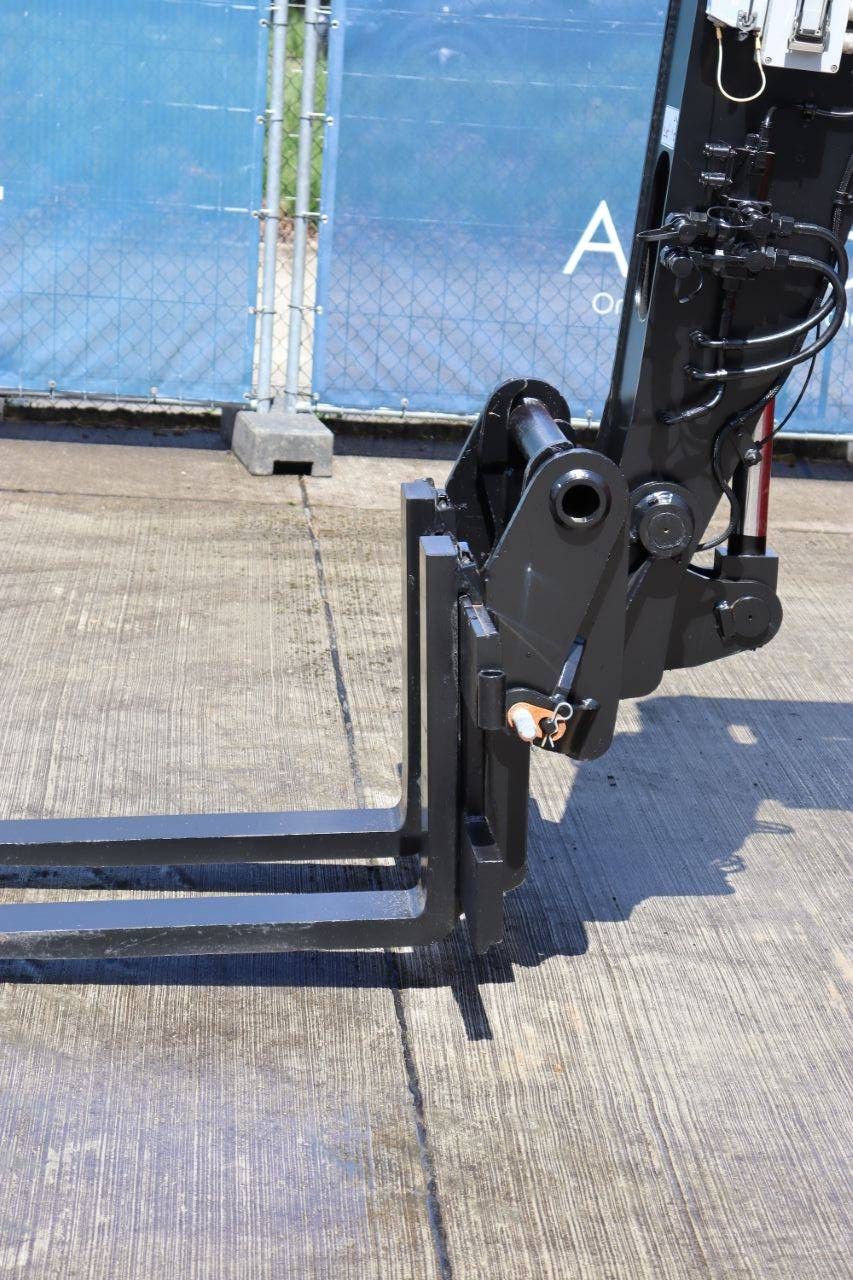 Manitou MRT 3255+ Telehandler Diesel 5500kg 31.6m 2016