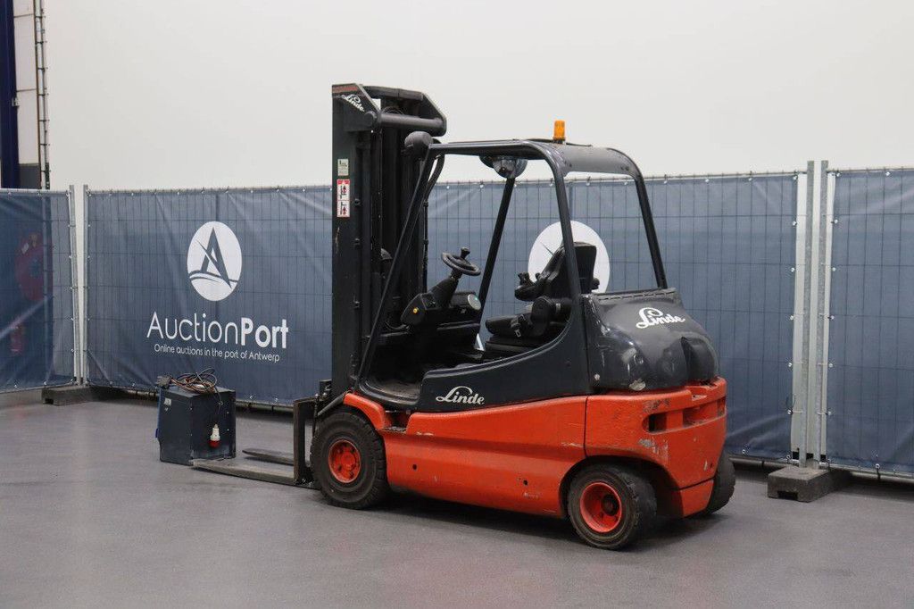 Linde E25/02 Electric Forklift 2500kg 2006