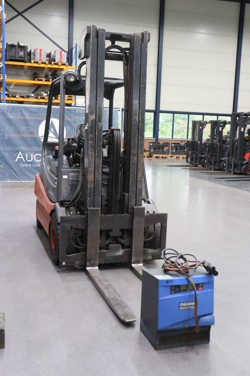 Linde E25/02 Electric Forklift 2500kg 2006