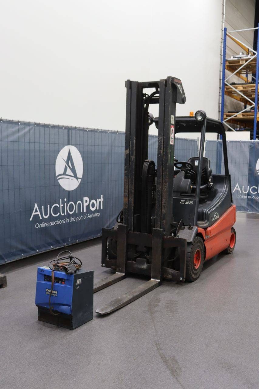 Linde E25/02 Electric Forklift 2500kg 2006