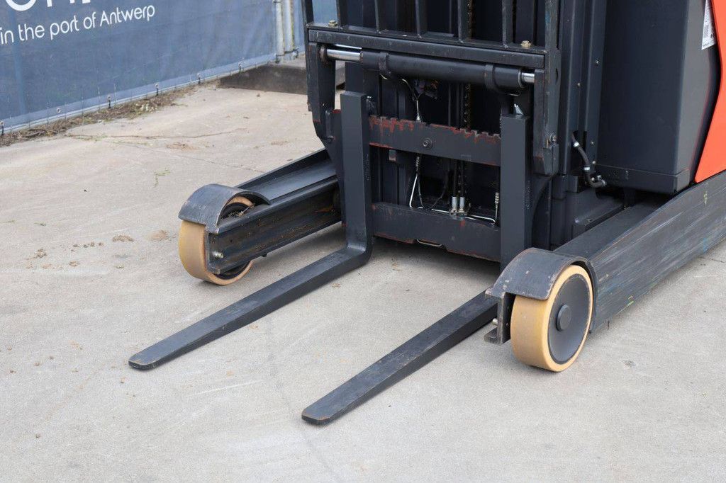 Linde R14-01 Electric Reach Truck 1400kg 8.6m 2015