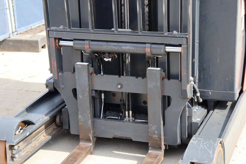 Fenwick-Linde R14-01 Electric Reach Truck 1400kg 8.6m 2021