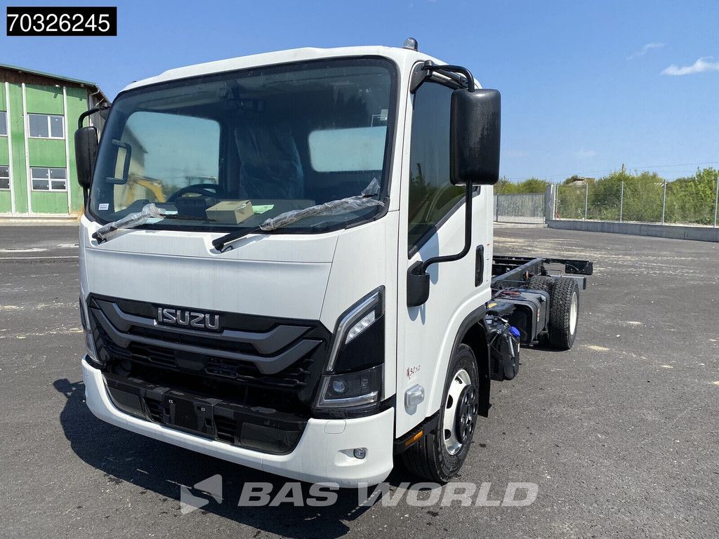 Isuzu M30 5.2 4X2
