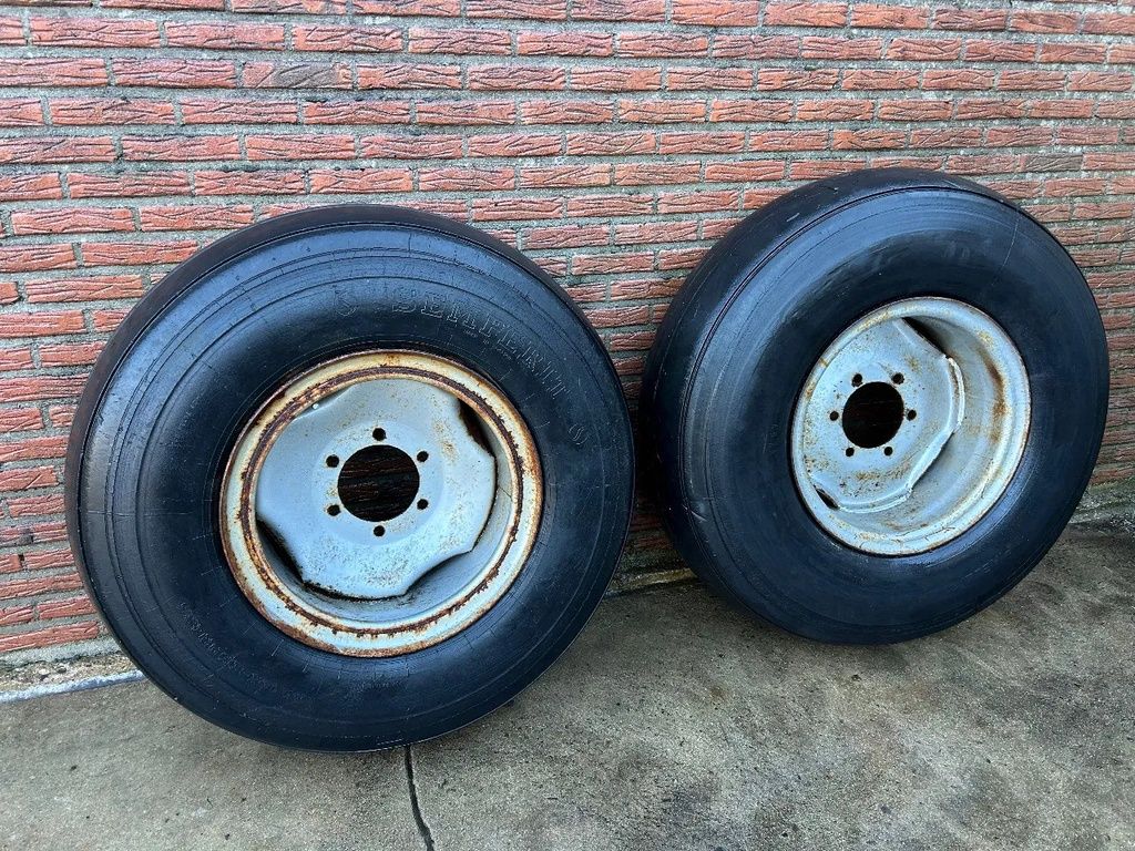Pirelli 13.00x20 6-gaats wielen