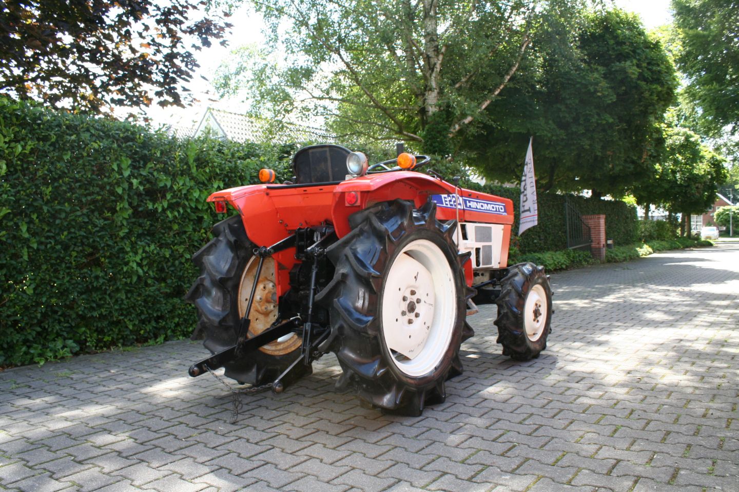 Hinomoto E224