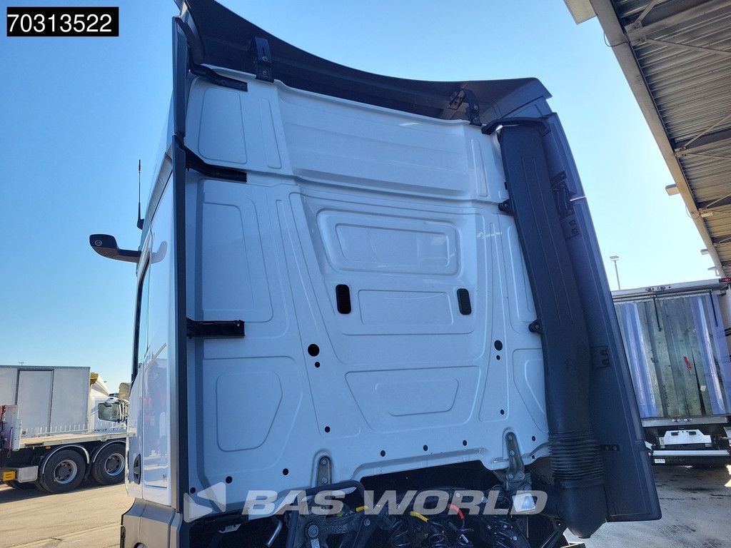 Mercedes Actros 1845 4X2 Bigspace Lowdeck Mirrorcam 2x Tank