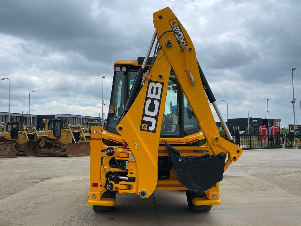 JCB 3DX