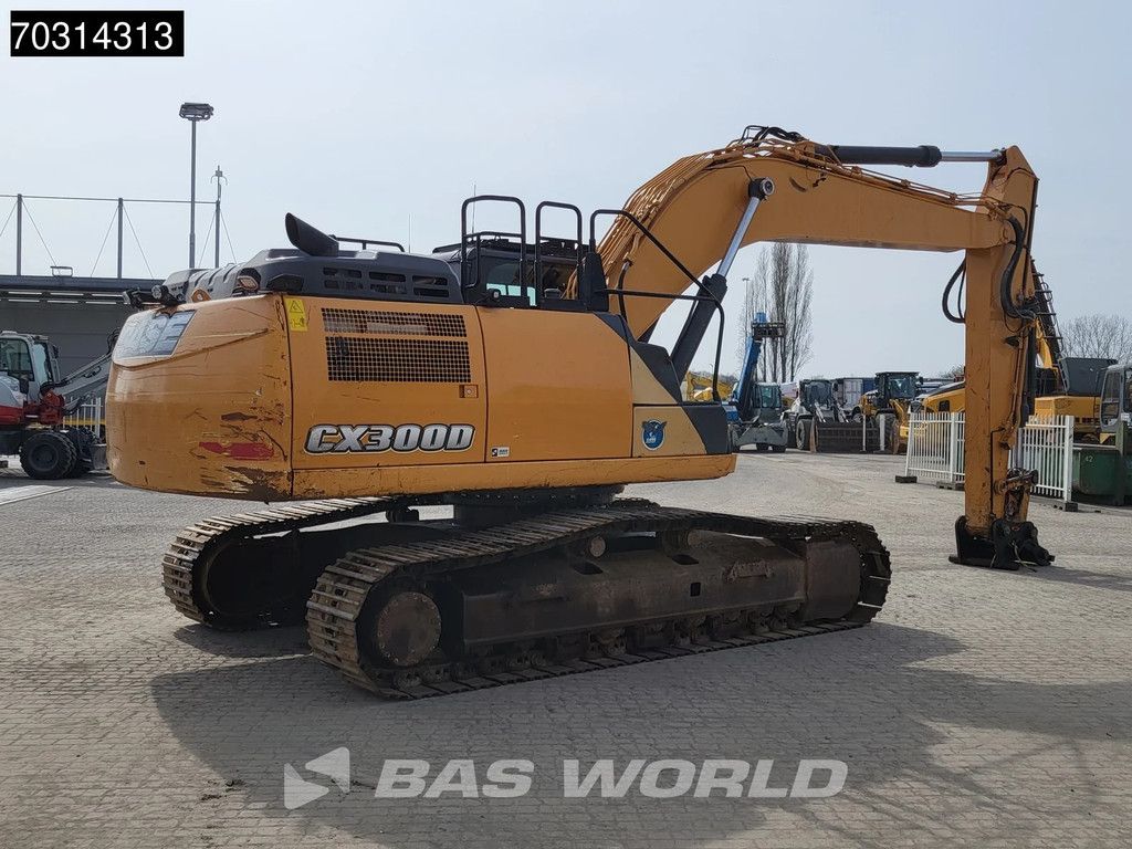 Case CX300 D