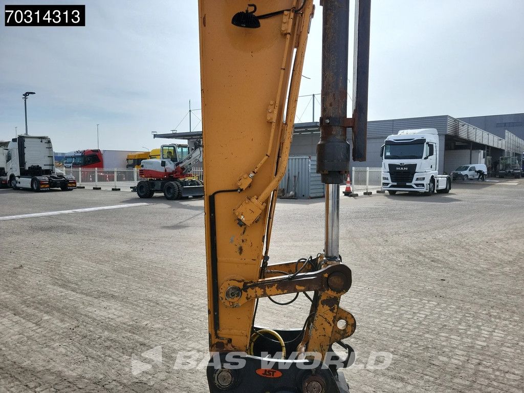 Case CX300 D