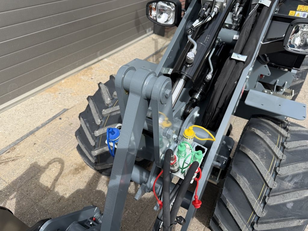 Giant G2700 HD+ minishovel NIEUW agri uitvoering