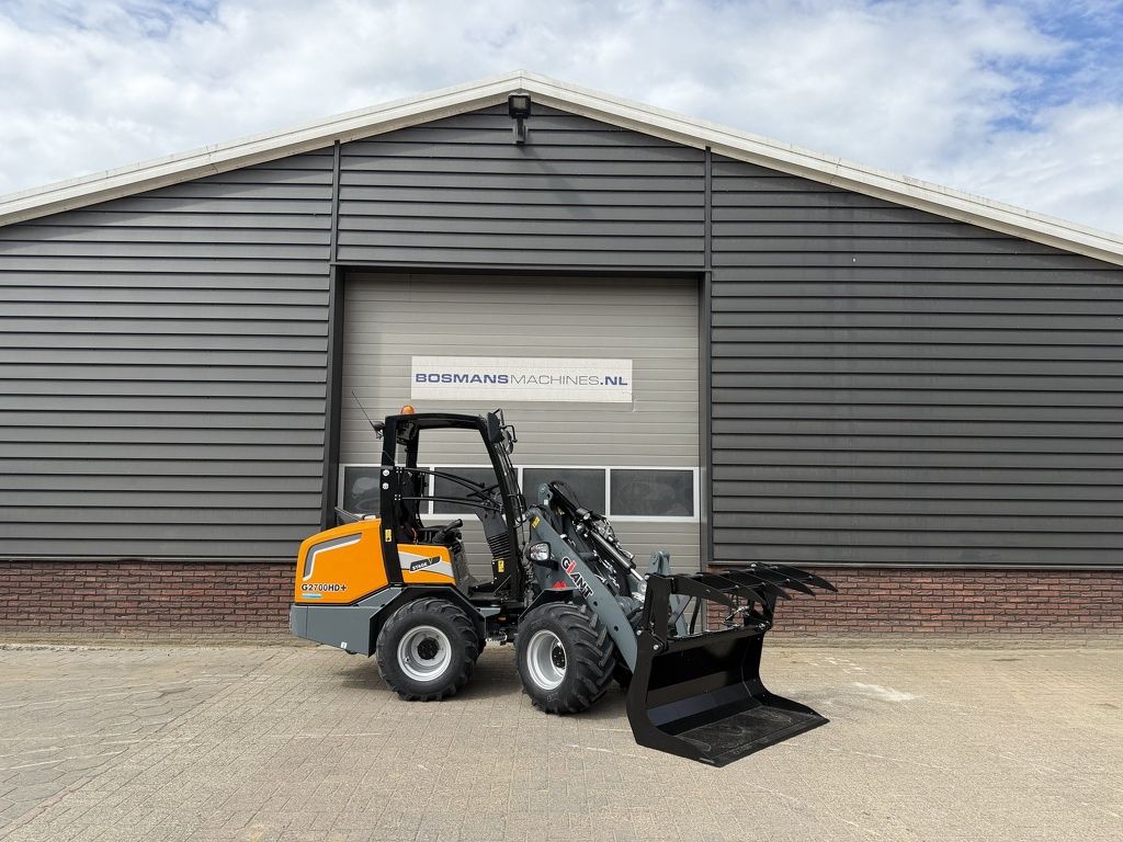 Giant G2700 HD+ minishovel NIEUW agri uitvoering