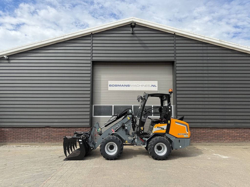 Giant G2700 HD+ minishovel NIEUW agri uitvoering