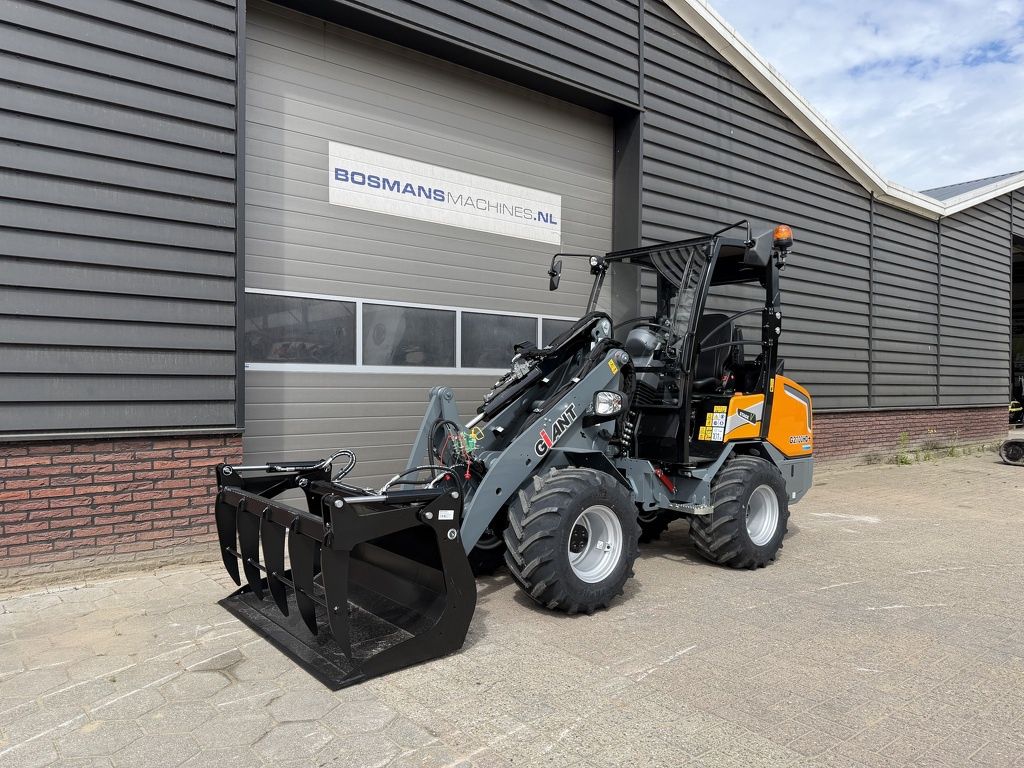 Giant G2700 HD+ minishovel NIEUW agri uitvoering