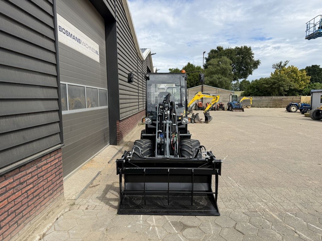 Giant G2700 HD+ minishovel NIEUW agri uitvoering