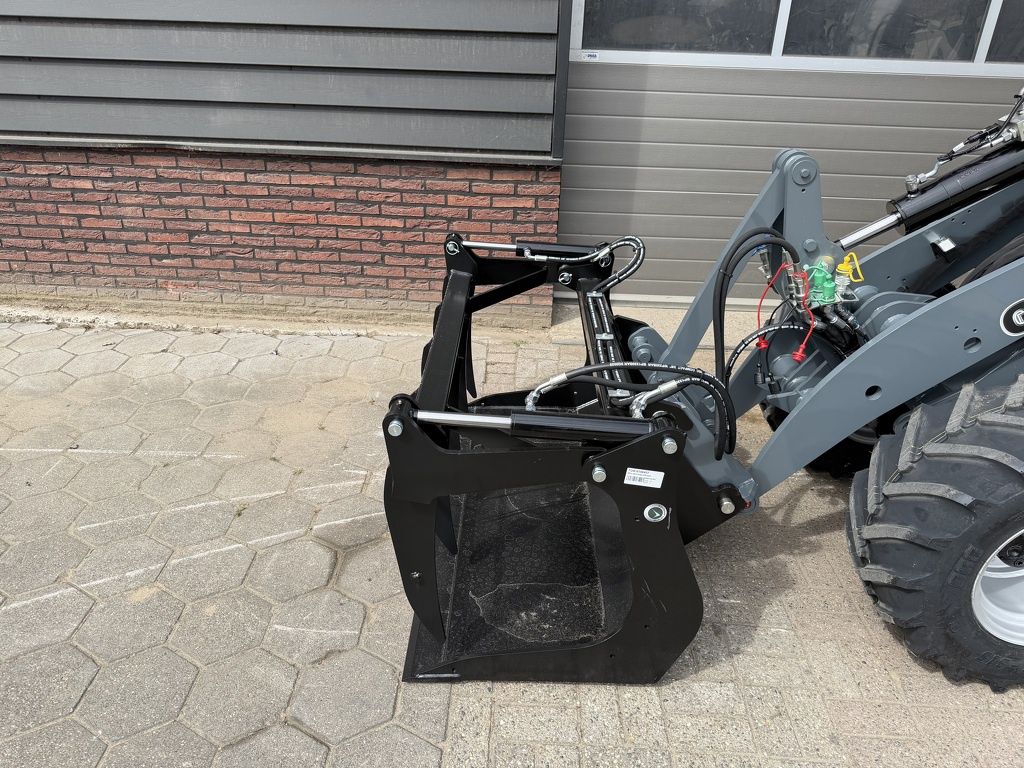 Giant G2700 HD+ minishovel NIEUW agri uitvoering