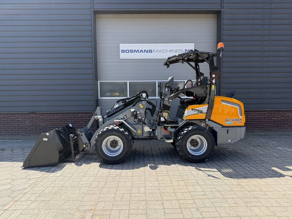Giant G2700 X-TRA HD+ minishovel NIEUW skid banden €695 LEASE