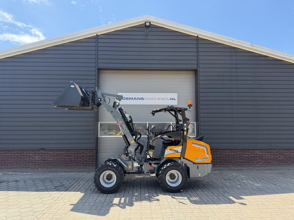 Giant G2700 X-TRA HD+ minishovel NIEUW skid banden €695 LEASE