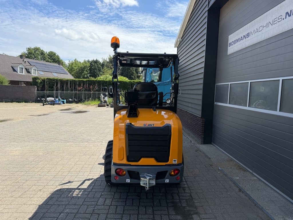 Giant G2700 X-TRA HD+ minishovel NIEUW skid banden €695 LEASE