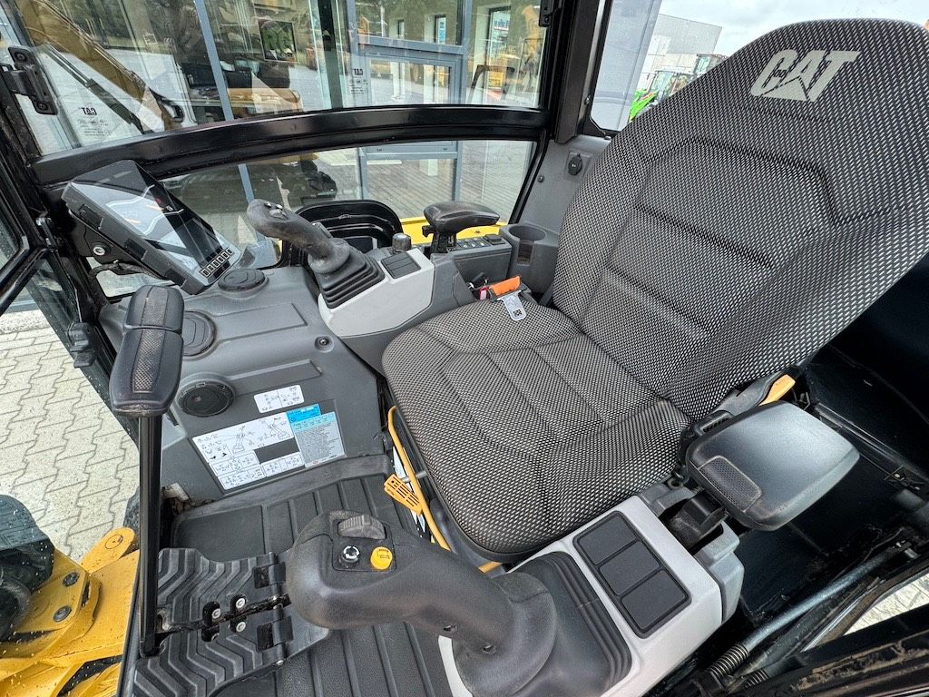 CAT 302.7 CR A/C