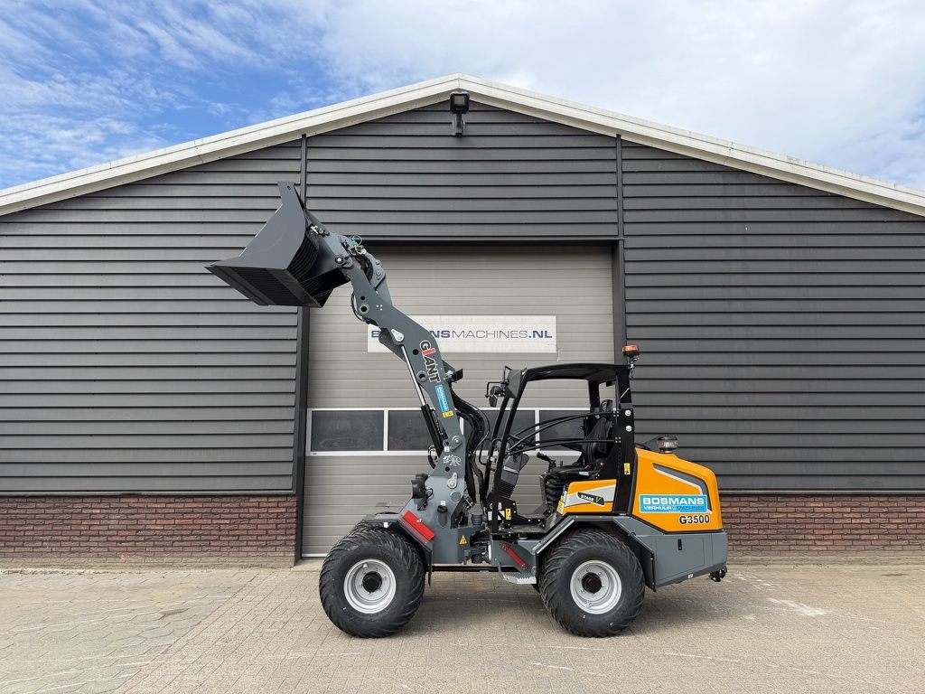 Giant TE HUUR Giant G3500 3.5 T shovel / kniklader / minishovel / wiellader