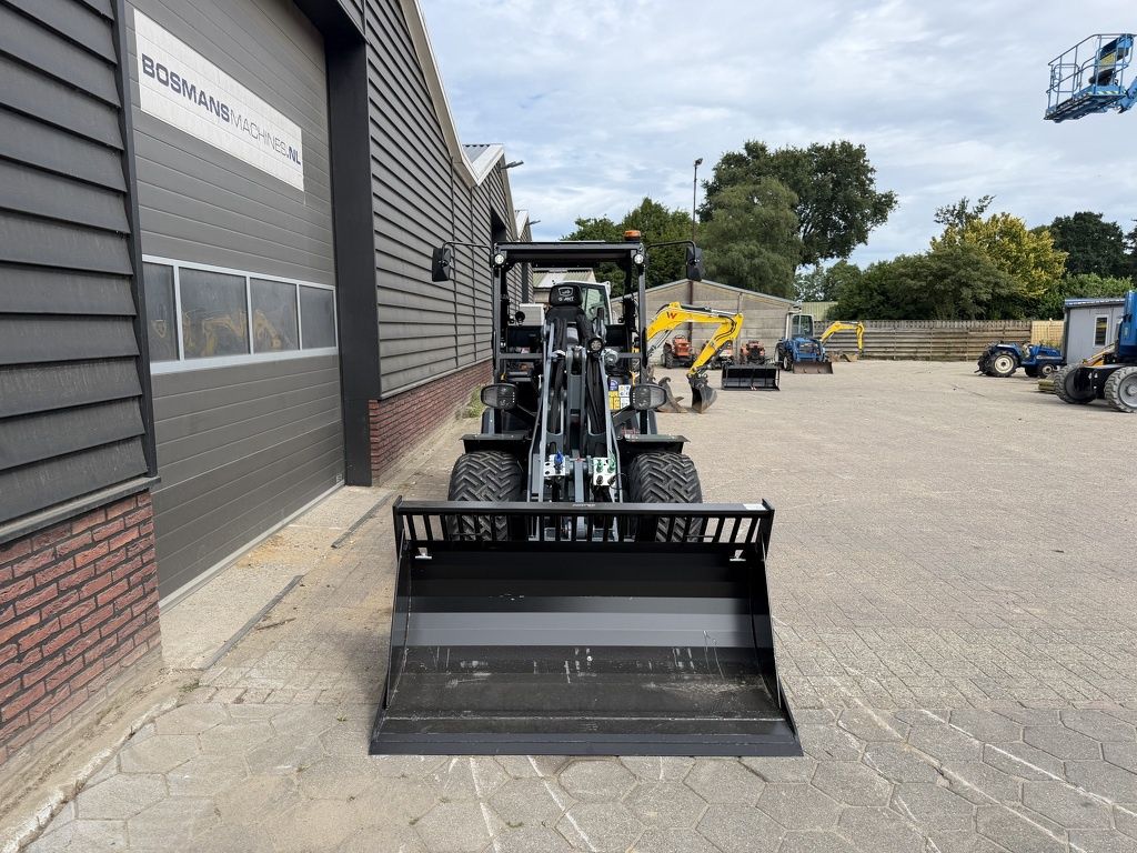 Giant TE HUUR Giant G3500 3.5 T shovel / kniklader / minishovel / wiellader