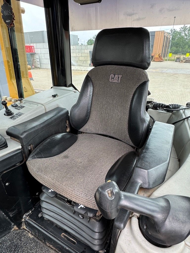 CAT D 6 N LGP