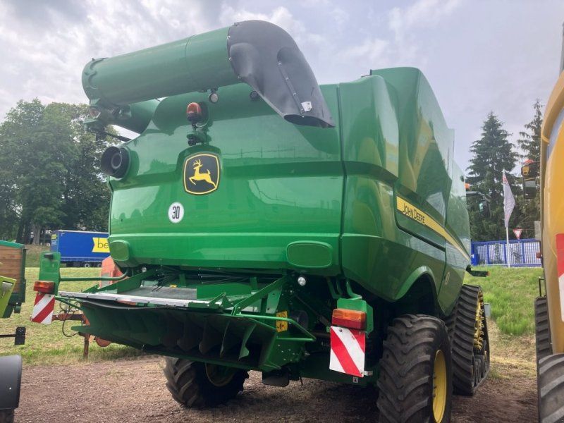 John Deere S780