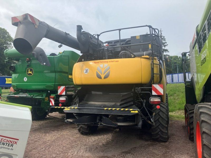 New Holland CR 9.80