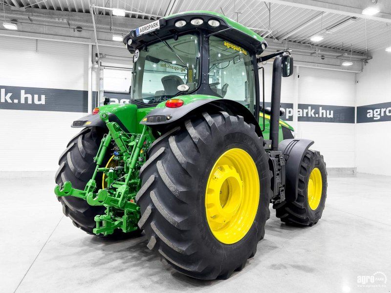 John Deere 7230R