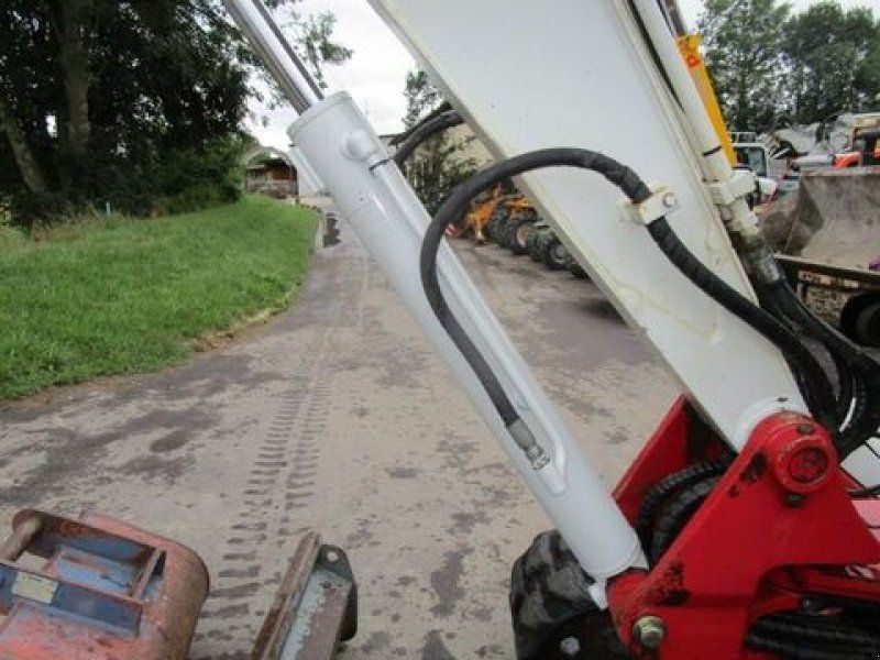 Takeuchi TB135