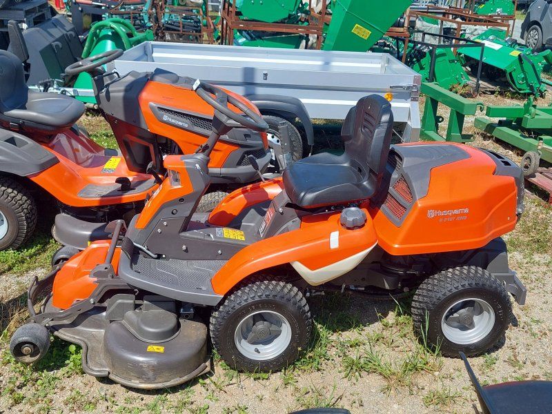 Husqvarna R 216T AWD