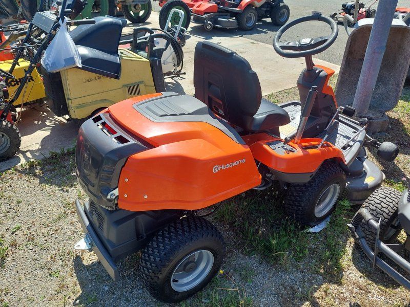 Husqvarna R 216T AWD