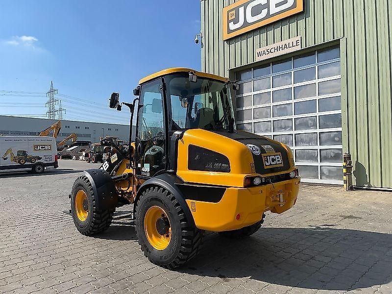 JCB 409