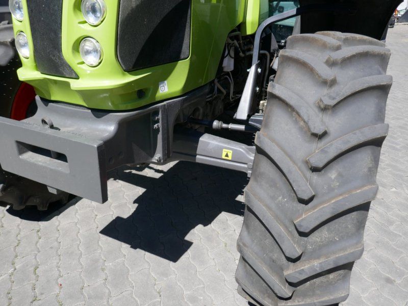 Claas Arion 440