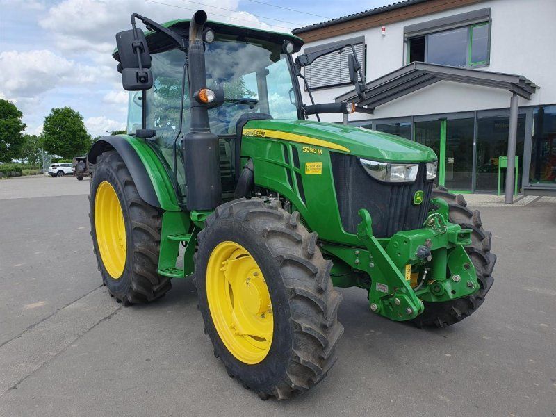 John Deere 5090M