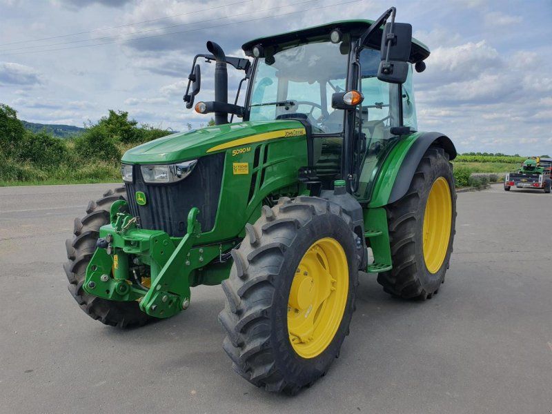 John Deere 5090M